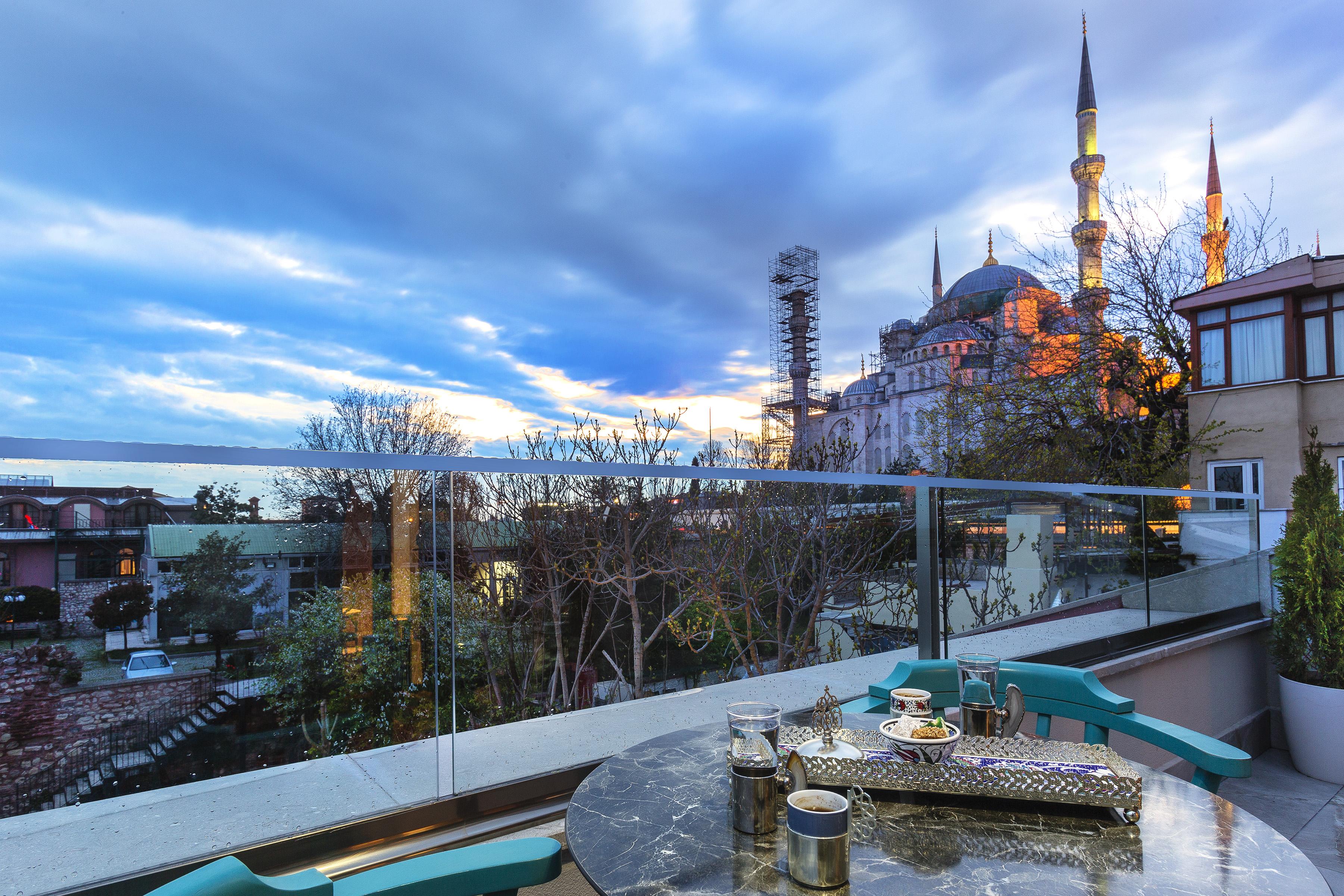 Obelisk Hotel & Suites Istanbul Exterior photo